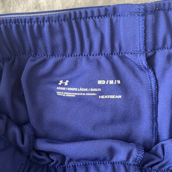 Under Armour “play up” shorts - Picture 3 of 3
